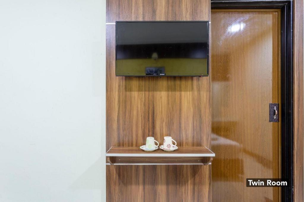 Golden Night Hotel Subang Jaya Ngoại thất bức ảnh