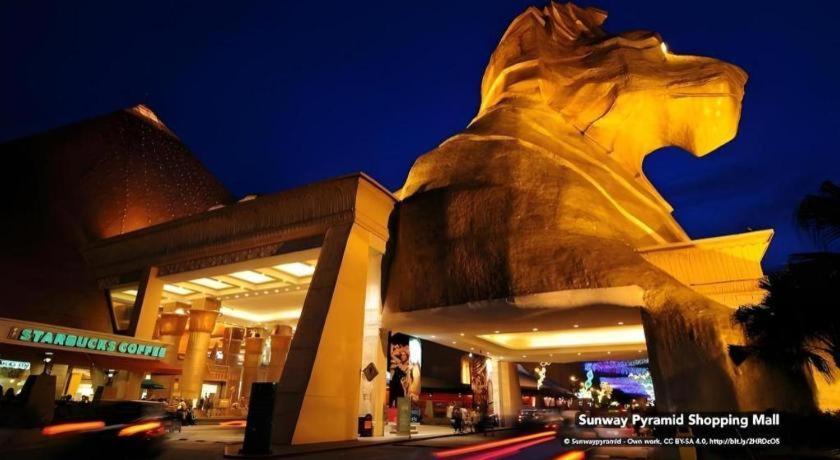 Golden Night Hotel Subang Jaya Ngoại thất bức ảnh